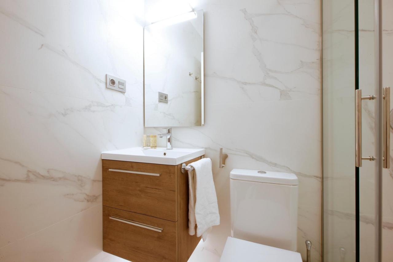 Tirso Suite Madrid Extérieur photo