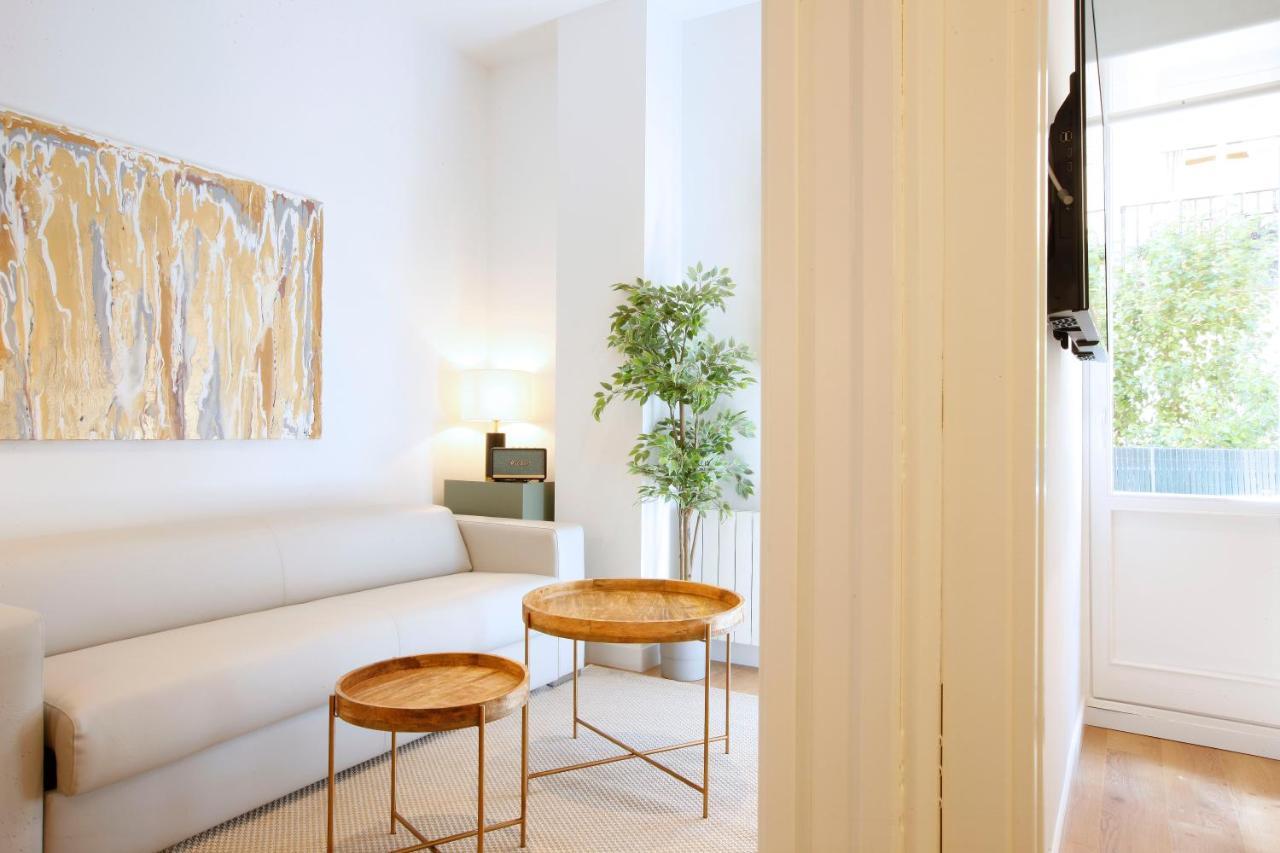 Tirso Suite Madrid Extérieur photo